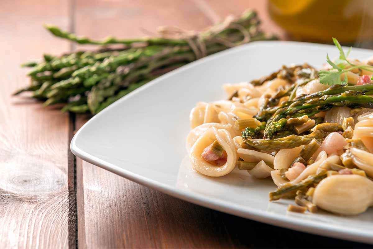 Pasta Con Asparagi E Pancetta La Ricetta Facile E Cremosa Buttalapasta