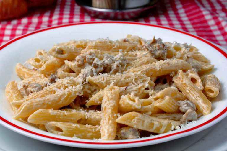 Pasta Con Salsiccia In Bianco Ricetta Veloce Buttalapasta