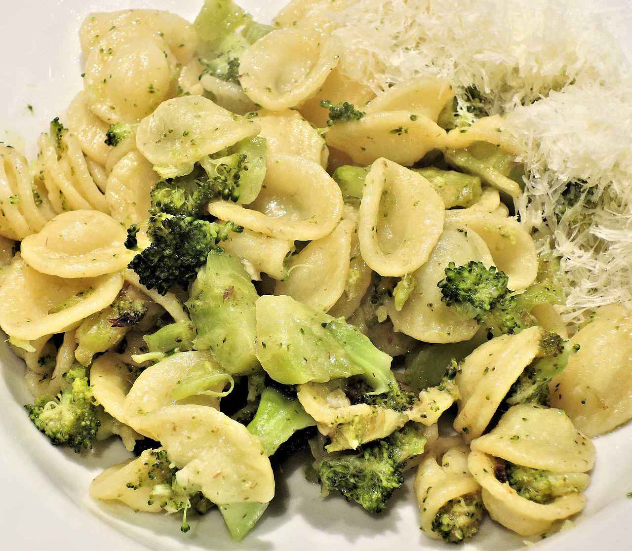 Pasta Con I Broccoli Saporita Facile E Velocissima Buttalapasta