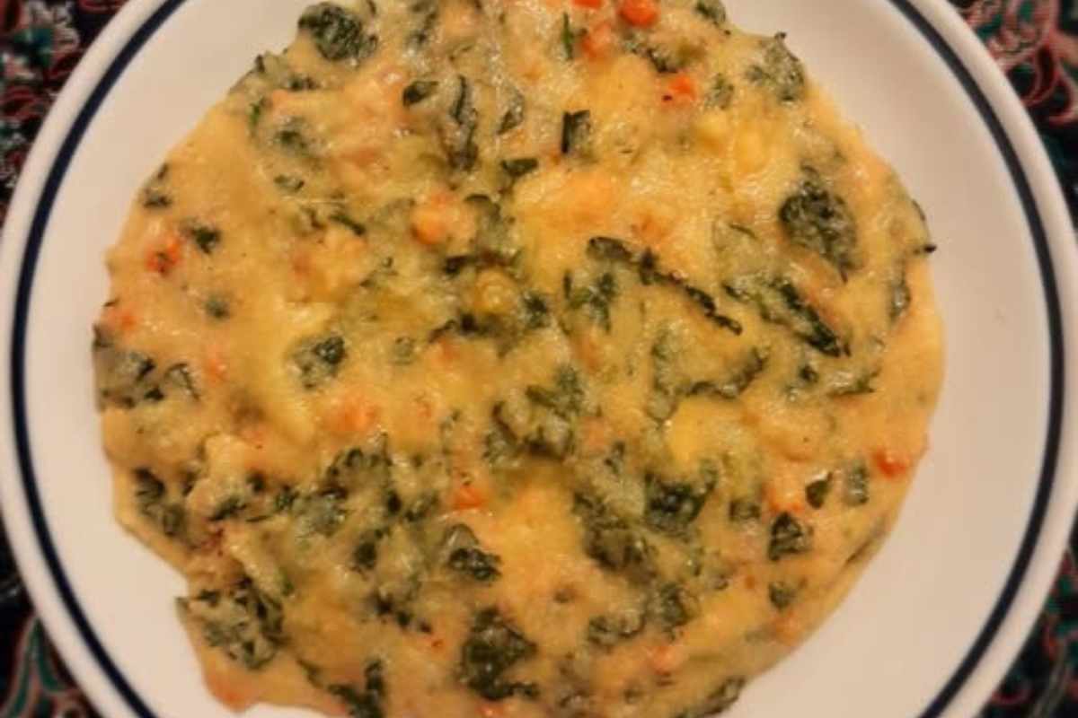 piatto di Polenta alla toscana con cavolo nero visto dall'alto