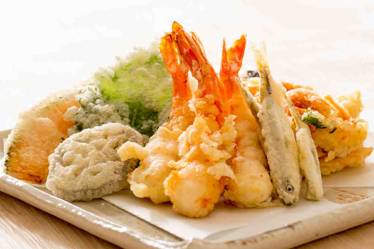 Pastella per la tempura usata con verdure, pesci e crostacei