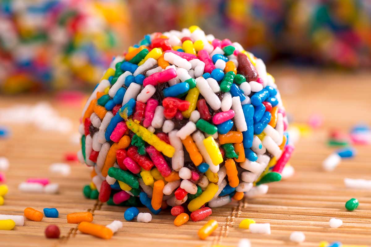 Coriandoli di Carnevale: dolcetti colorati facilissimi