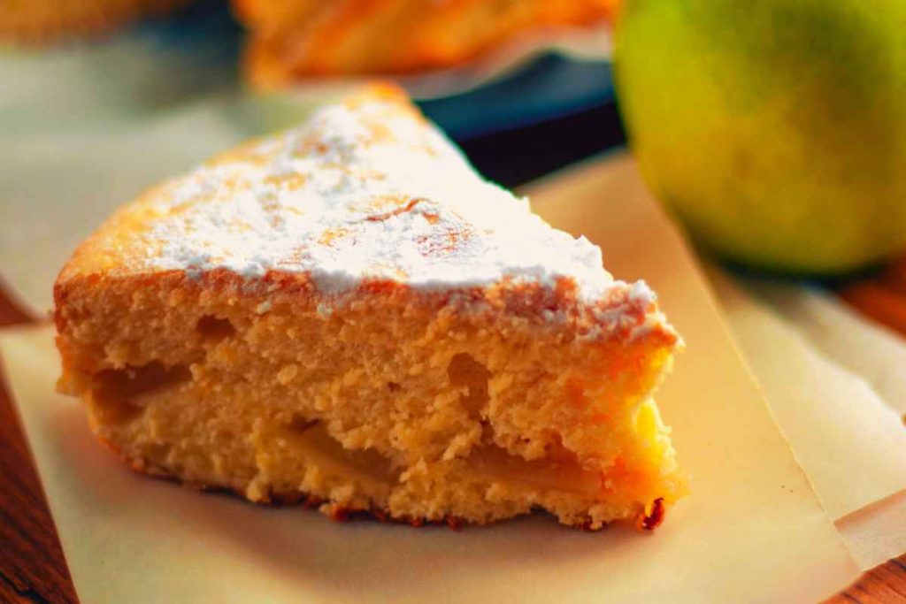 Fetta di torta di mele all'acqua