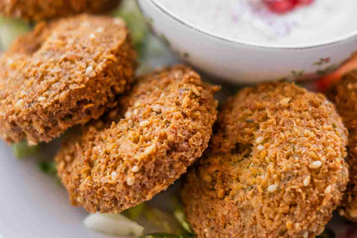 Falafel con salsa allo yogurt