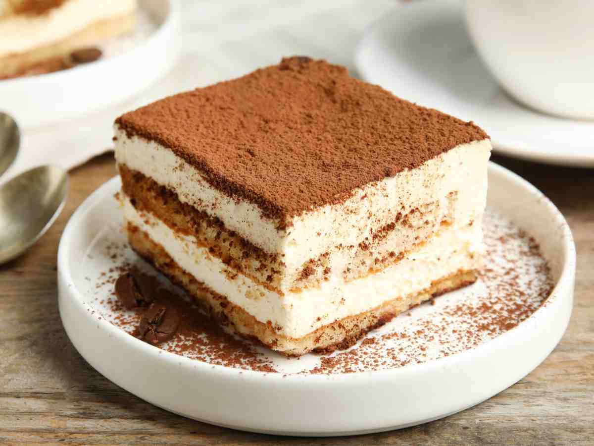 Tiramisù con la ricotta in un piattino