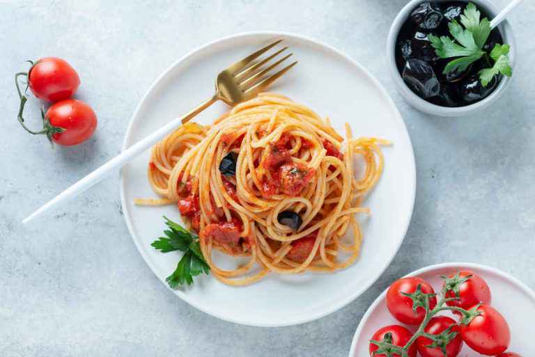 Pasta Alla Puttanesca, La Ricetta Classica Originale | Buttalapasta