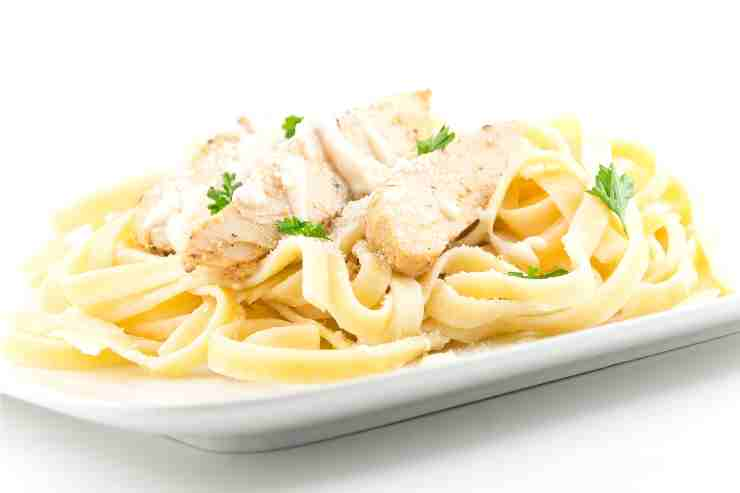 Tagliatelle con pesce spada e zafferano 