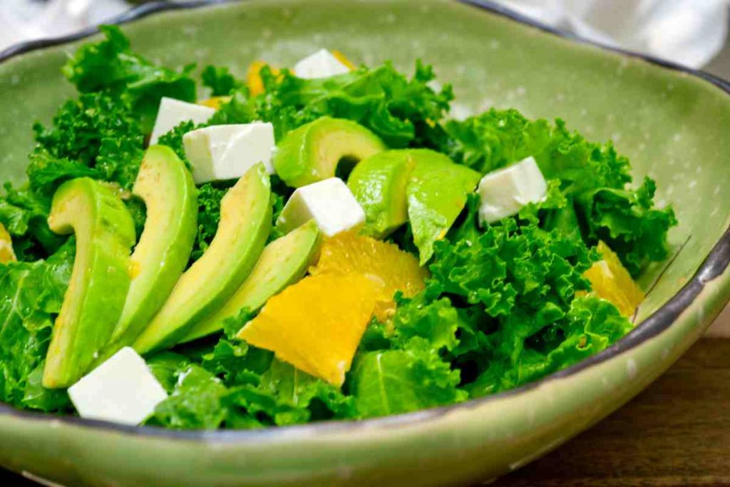 insalata di avocado per il pranzo di ferragosto