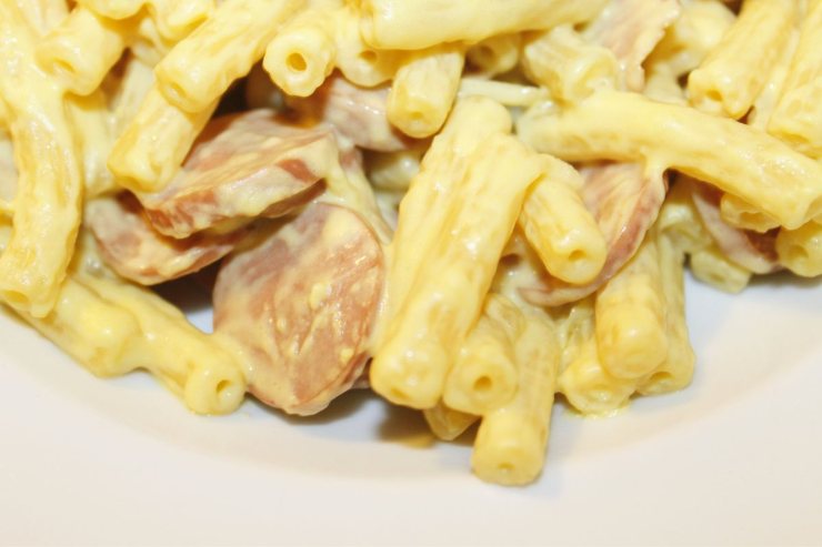 pasta cremosa con salsiccia