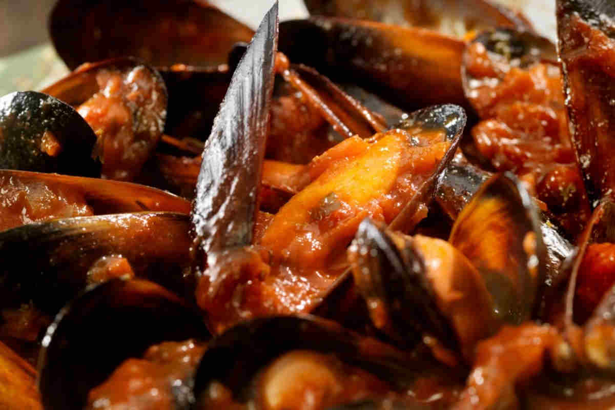 Cozze al sugo ricetta facile