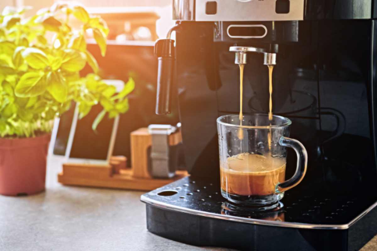 Macchina del caffè, attenzione alla pulizia: gli errori più comuni e gli  step da seguire