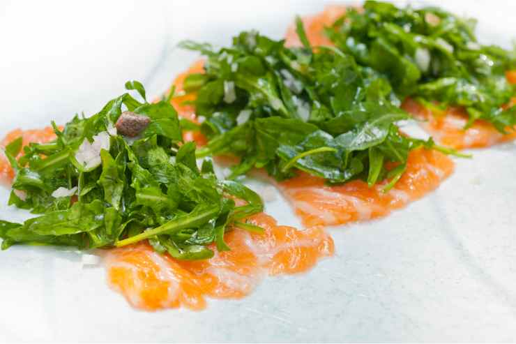 Carpaccio di salmone e rucola 