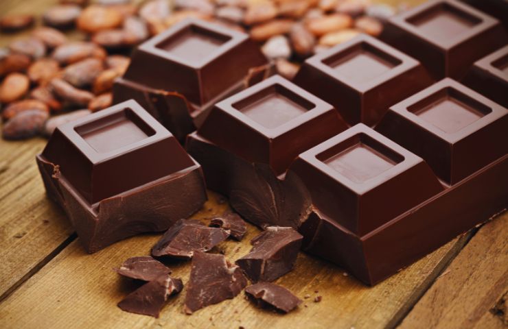 il cioccolato fondente scade?