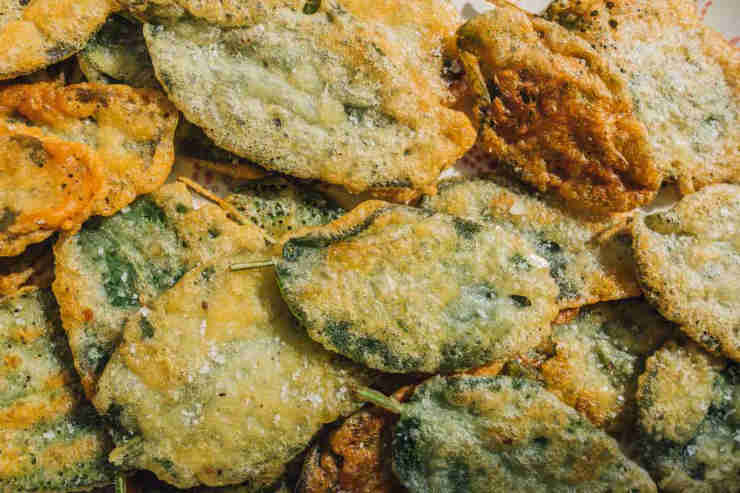 Foglie di salvia fritte in pastella 