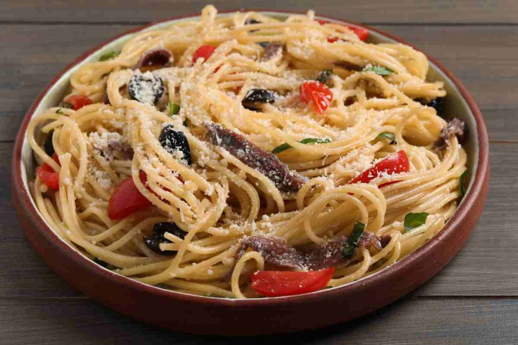 Pasta alla gaetana in una ciotola