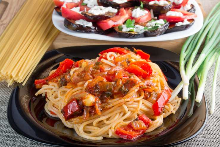 Spaghetti alla peperonata ricetta