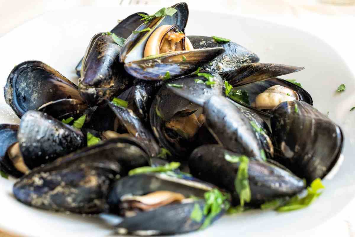 ricetta cozze scoppiate