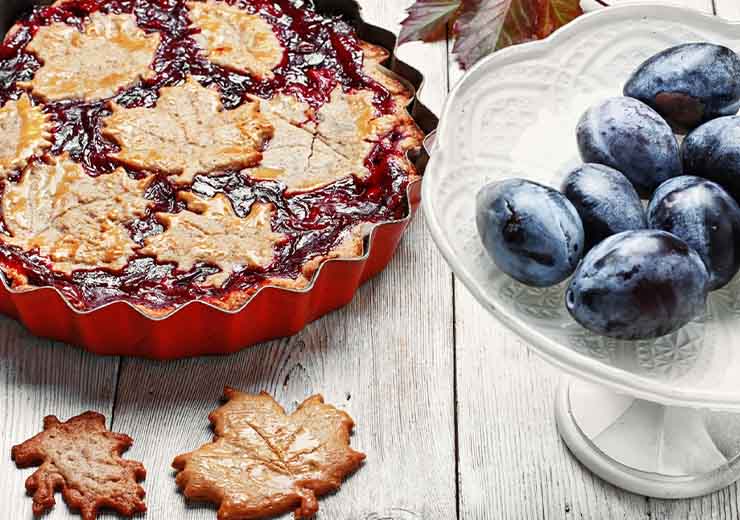 crostata con susine e crema di mandorle ricetta