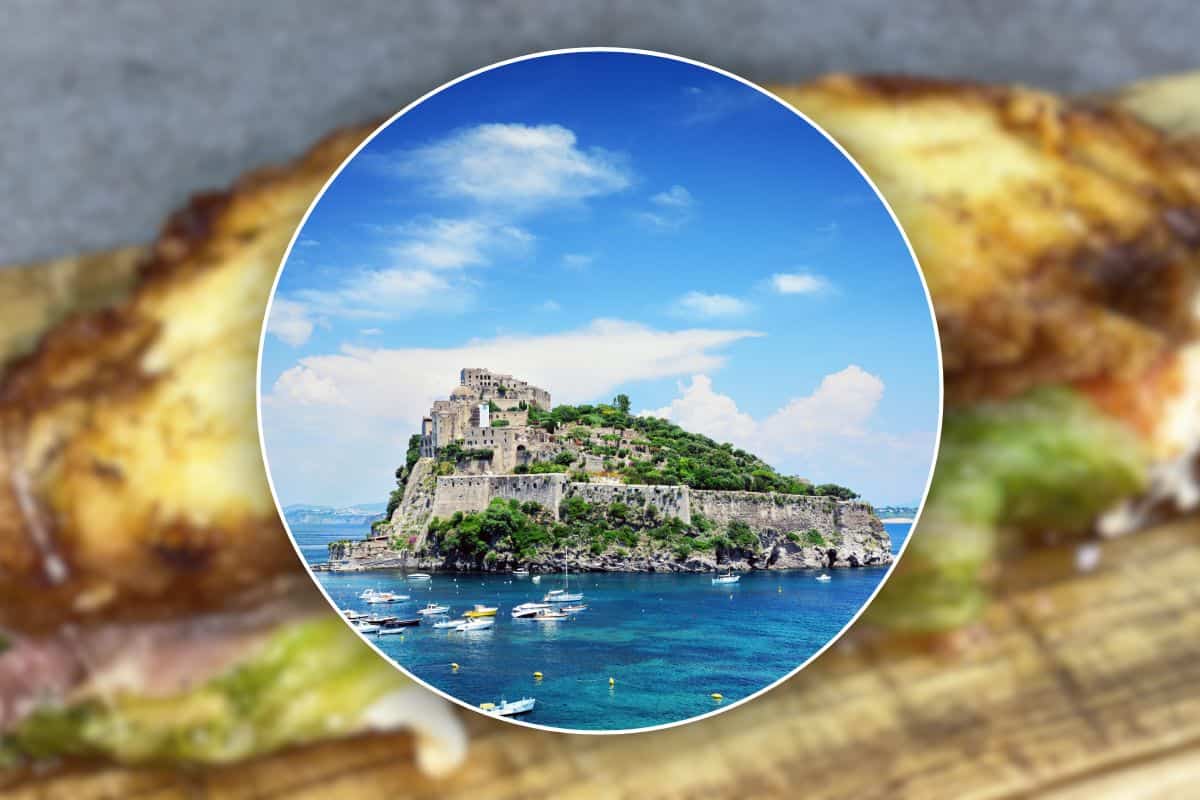 Se vai ad Ischia non puoi lasciartela sfuggire: ecco la storia e la ricetta originale della famosa ‘Zingara’, il panino perfetto dei vacanzieri