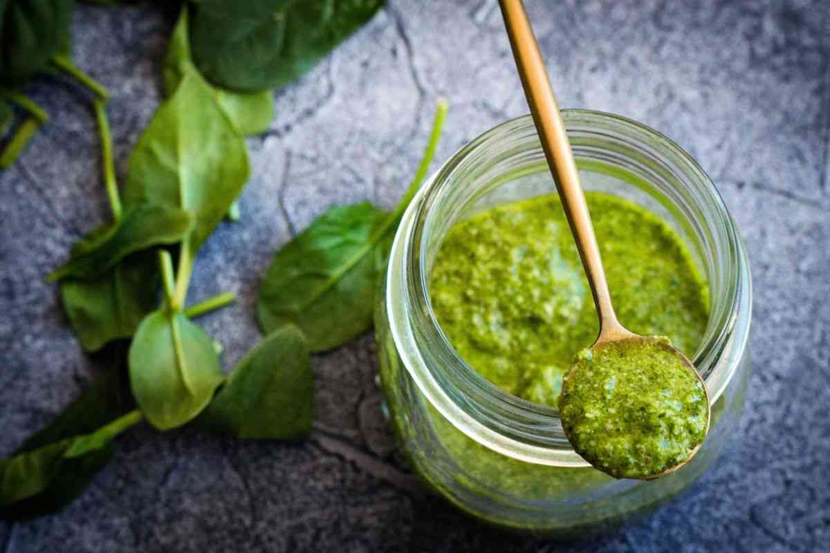 ricetta pesto spinaci