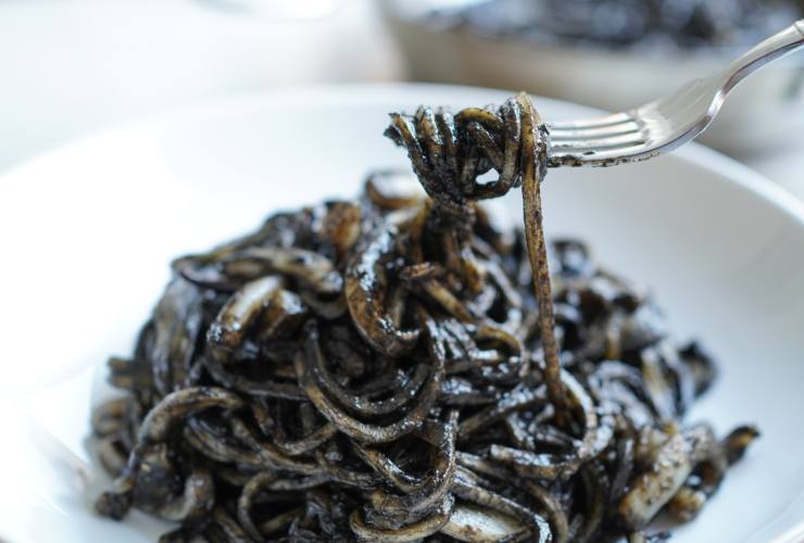 spaghetti al nero di seppia ricetta