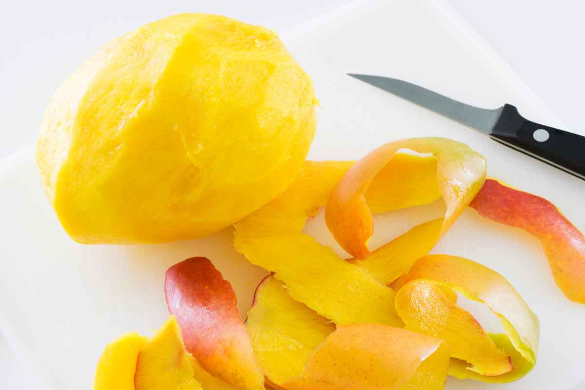 Riciclo creativo e gustoso: cosa fare con le bucce della frutta in cucina