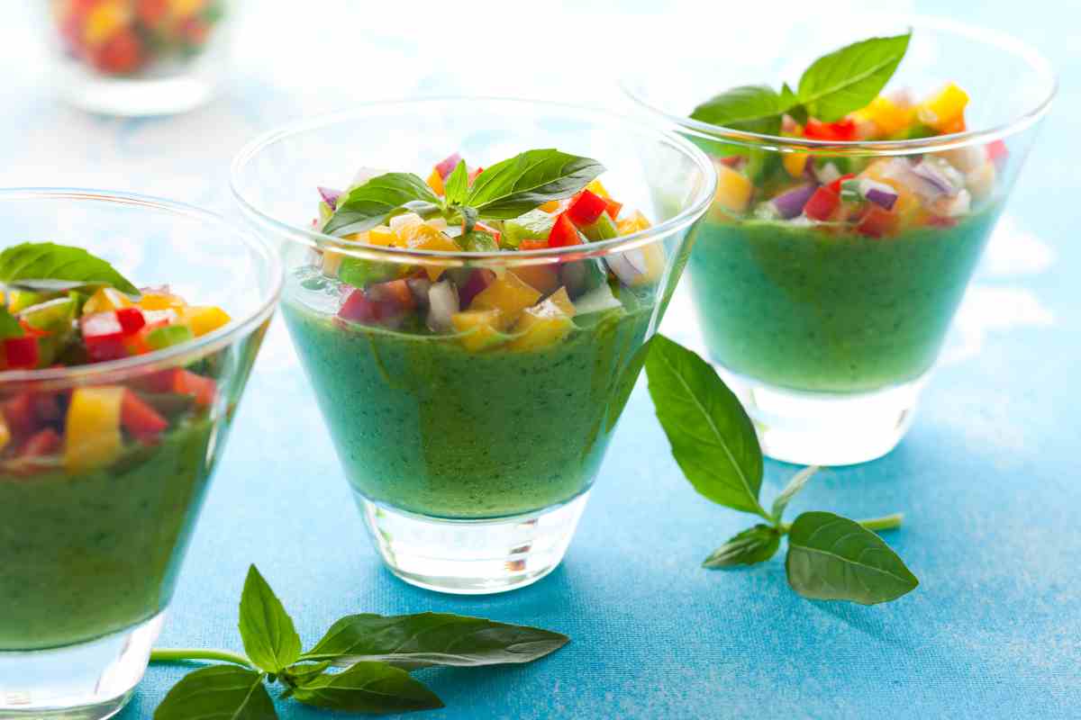 Gazpacho verde in bicchierini