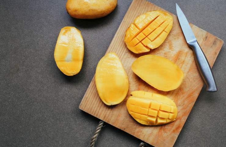 come aprire e mangiare il mango