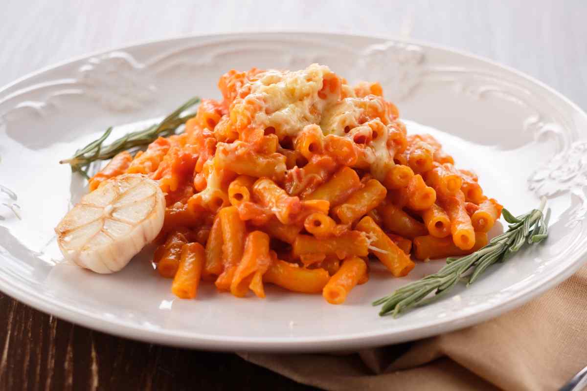 Pasta facile panna e pomodoro ricetta