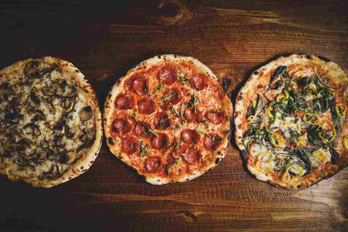 Pizza, altro che margherita: queste sono le più bizzarre e probabilmente non le mangeresti mai