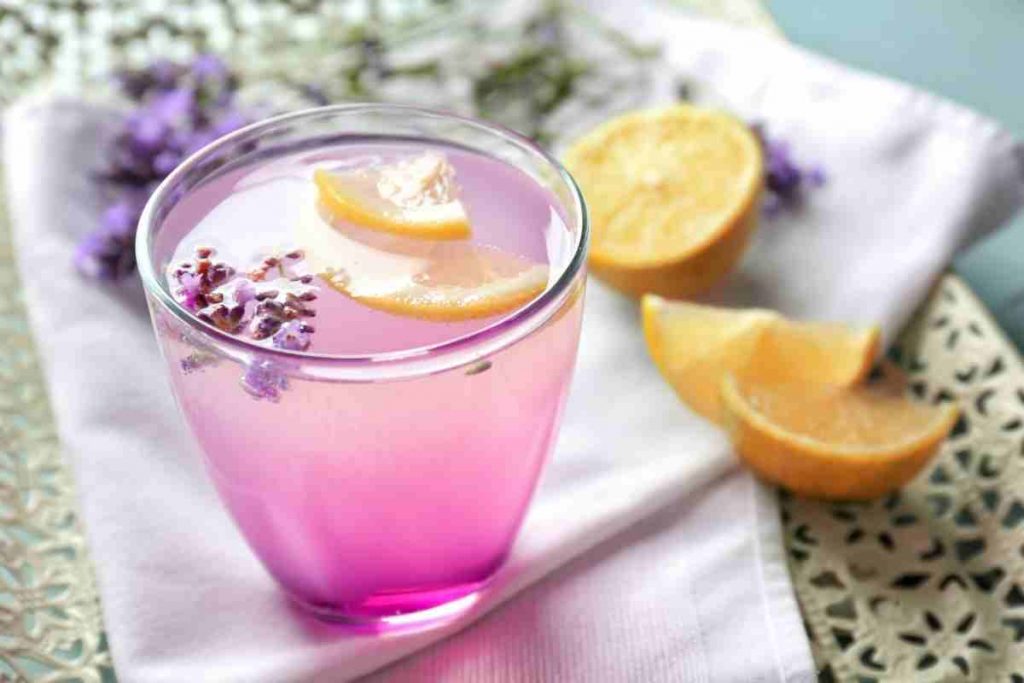 Soda ai fiori di lavanda ricetta