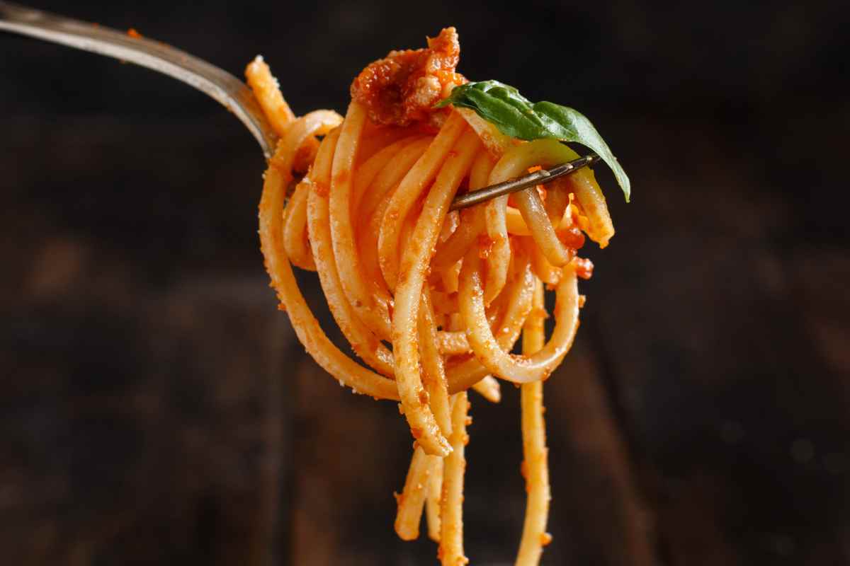 Gli spaghettoni alla contadina come fa mia nonna sono insuperabili, con meno di 5 euro vedi che ti faccio mangiare