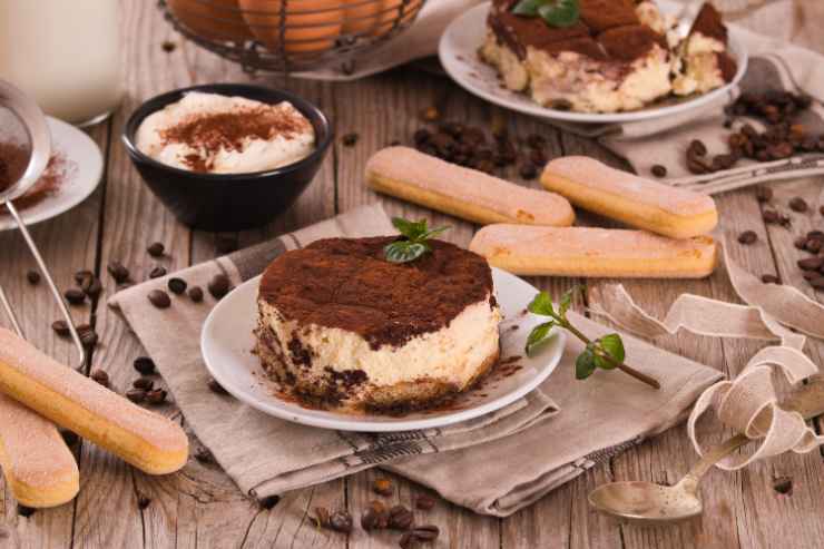 come bagnare i savoiardi per il Tiramisù 