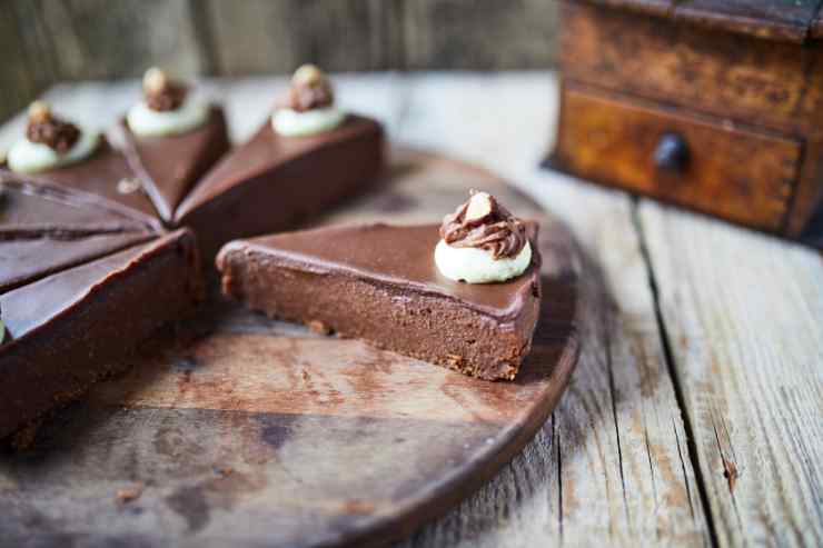 Torta mousse al cioccolato ricetta