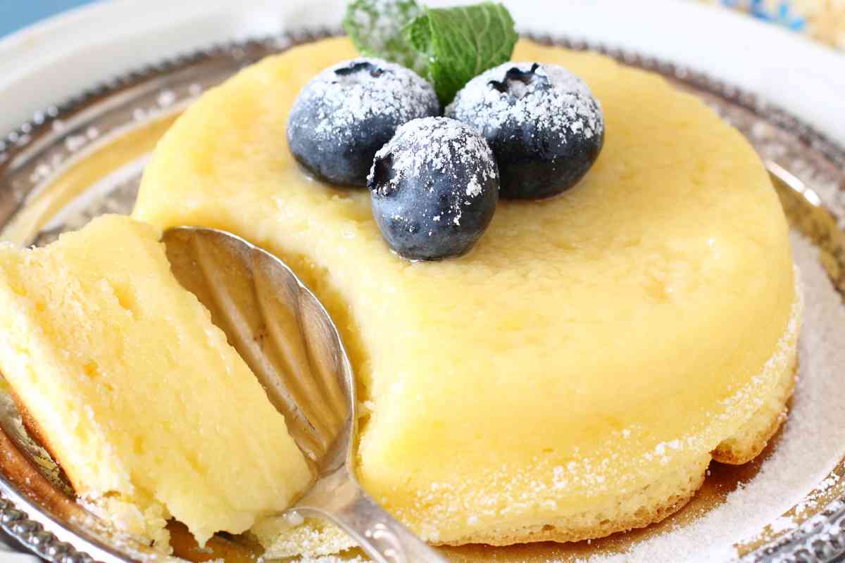 Torta budino al limone per il dolcetto del giorno