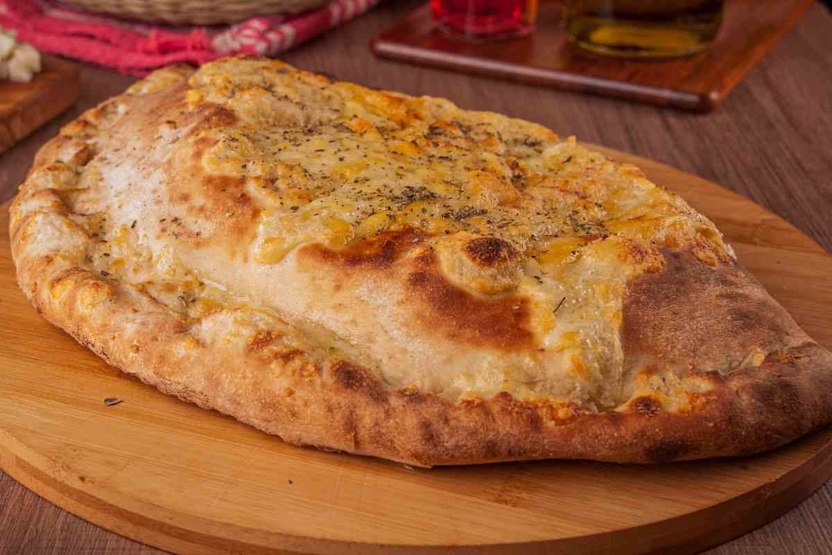 calzone ripieno alla carbonara ricetta