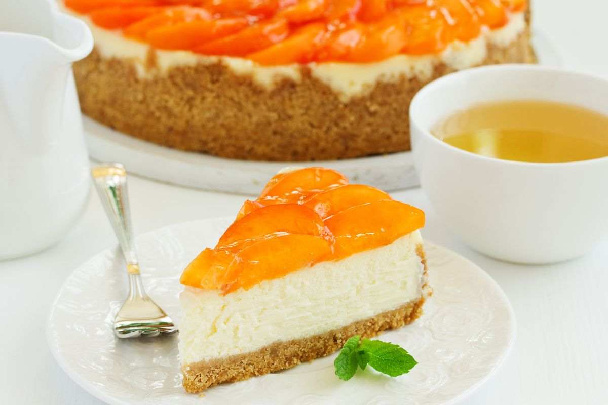 ricetta cheesecake con pesche sciroppate