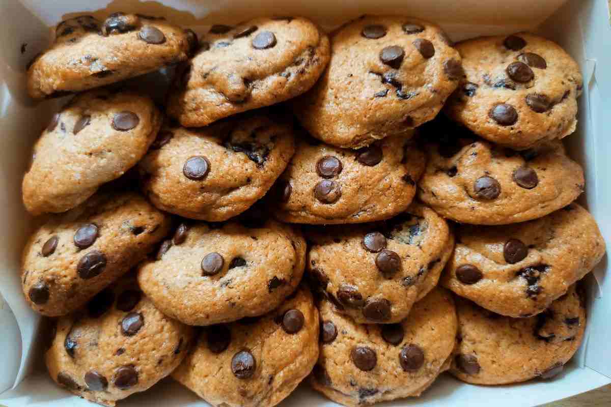 ricetta biscotti farina di ceci cioccolato