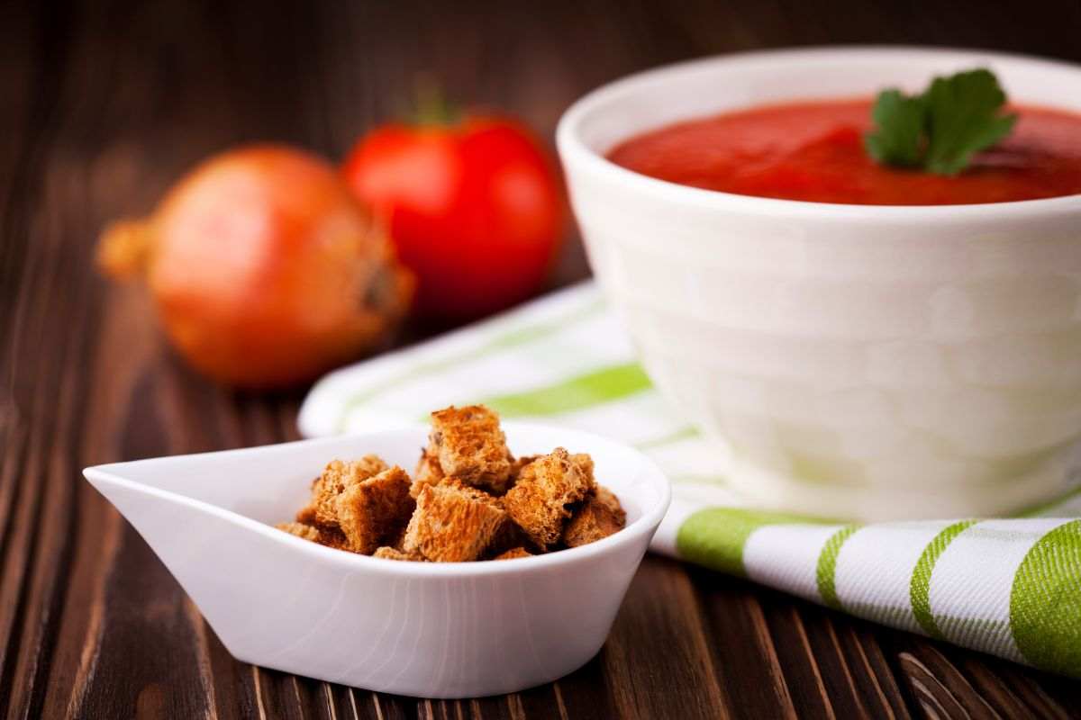 ricetta crostini al pomodoro