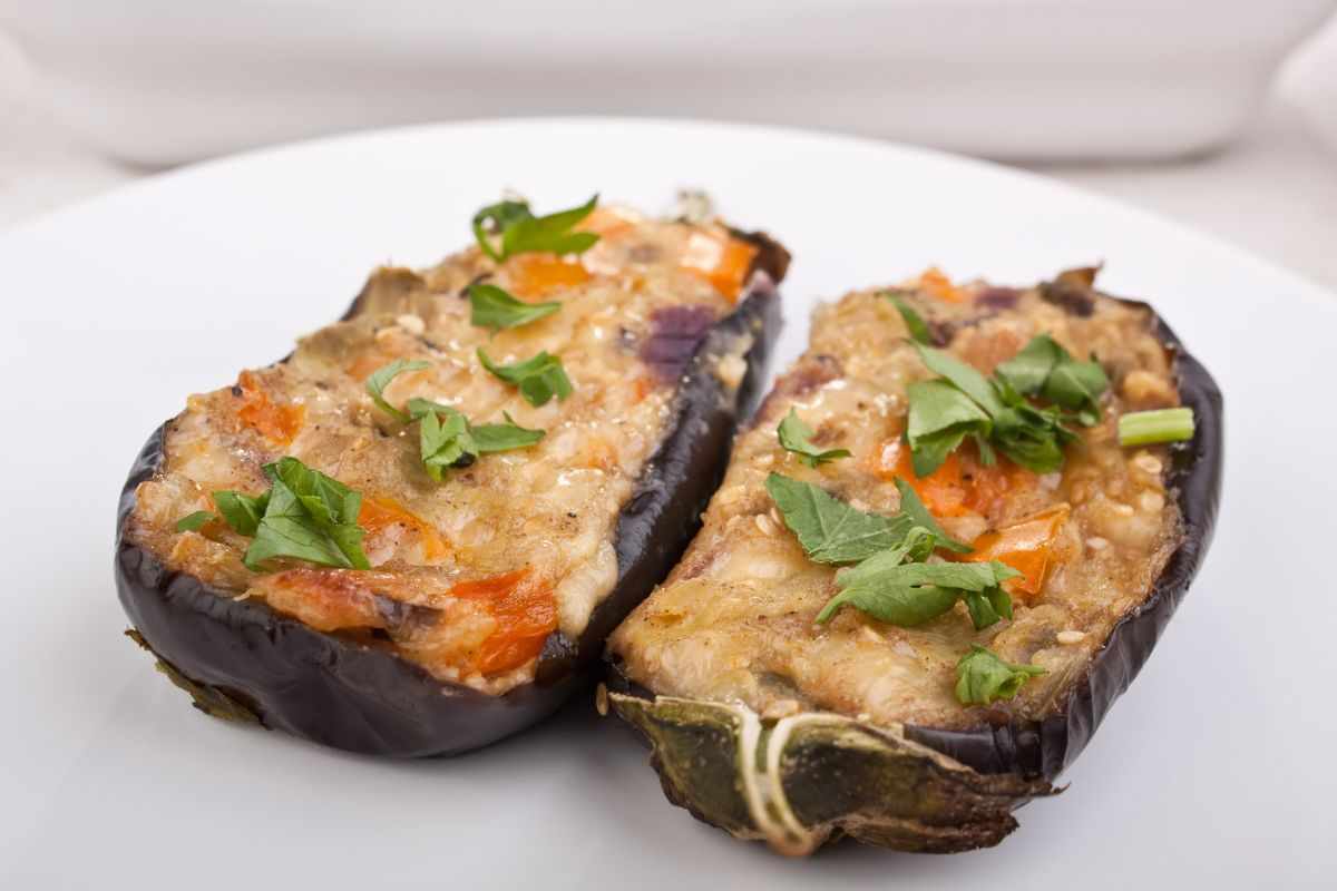 ricetta napoletana melanzane a barchetta