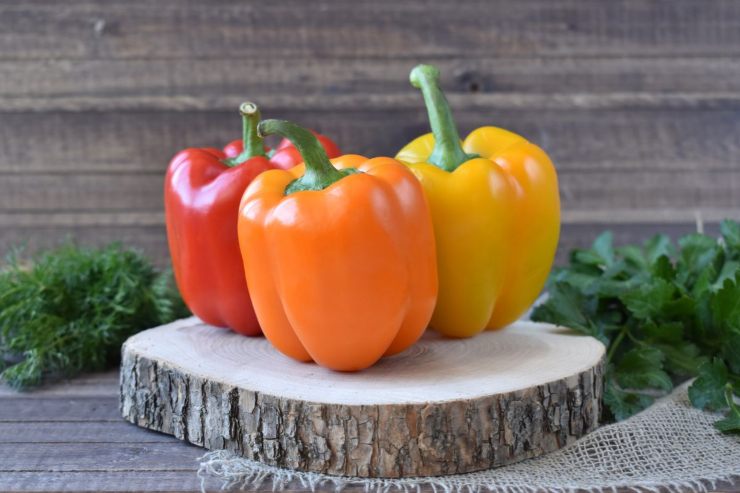 peperoni al forno senza carne ripieni di pane