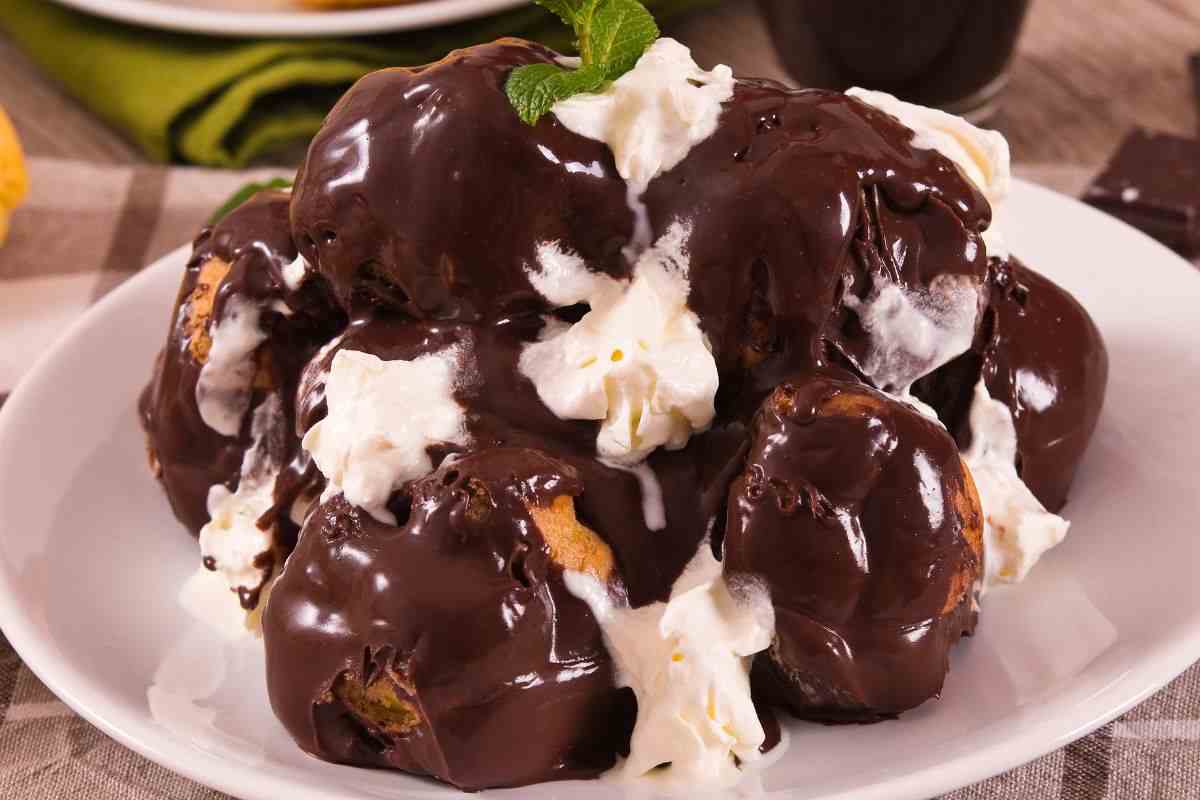 profiterol al cioccolato ricetta facile