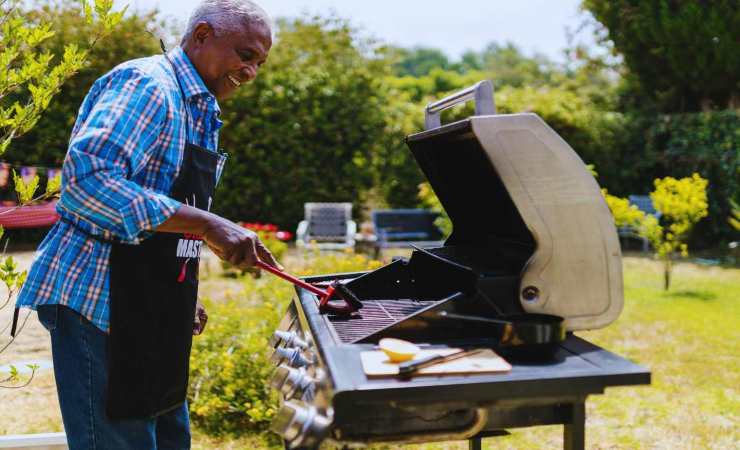 come pulire il barbecue