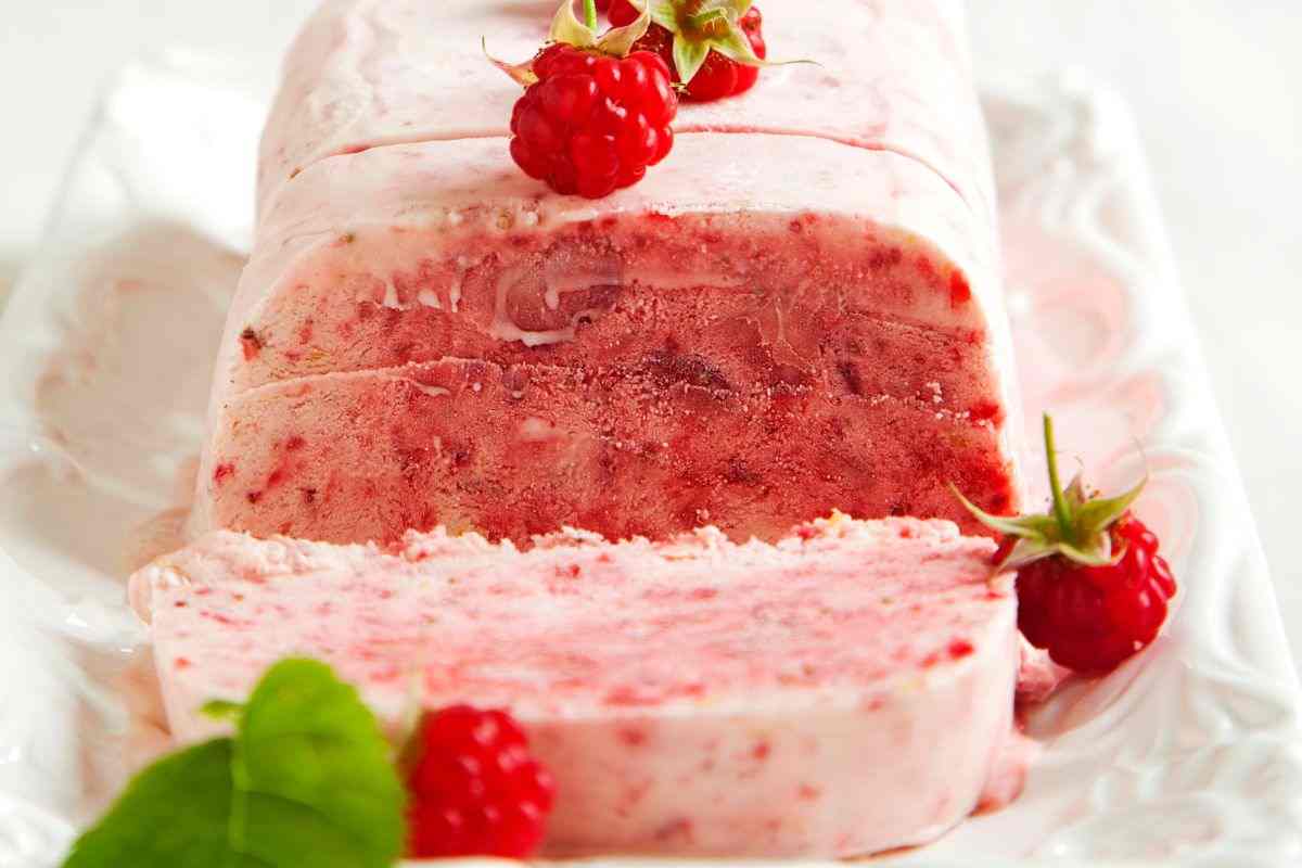 ricetta semifreddo veloce alle fragole