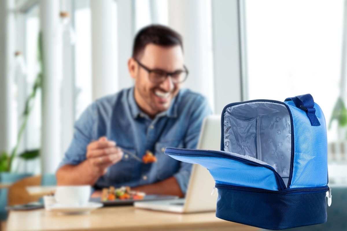 Pranzo al lavoro, cosa mettere nella “schiscetta”: idee pratiche e appetitose