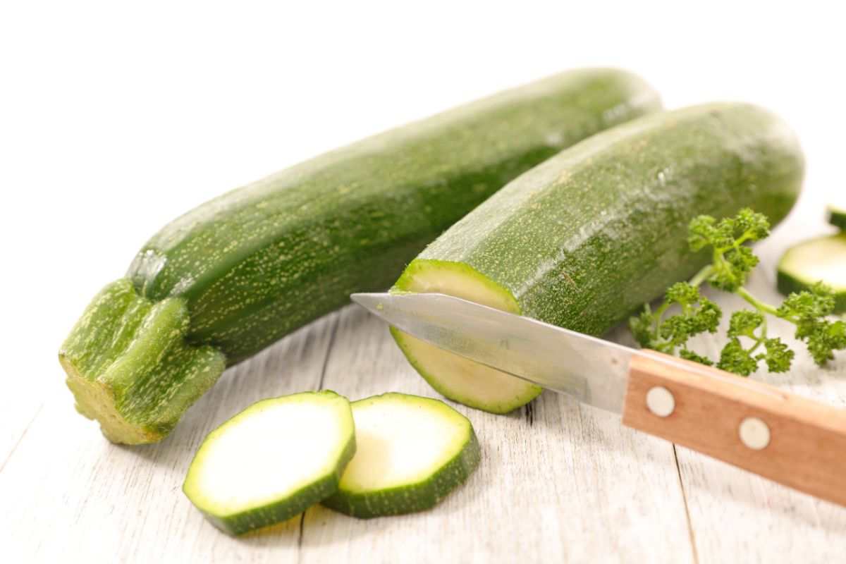 si possono mangiare zucchine con la buccia