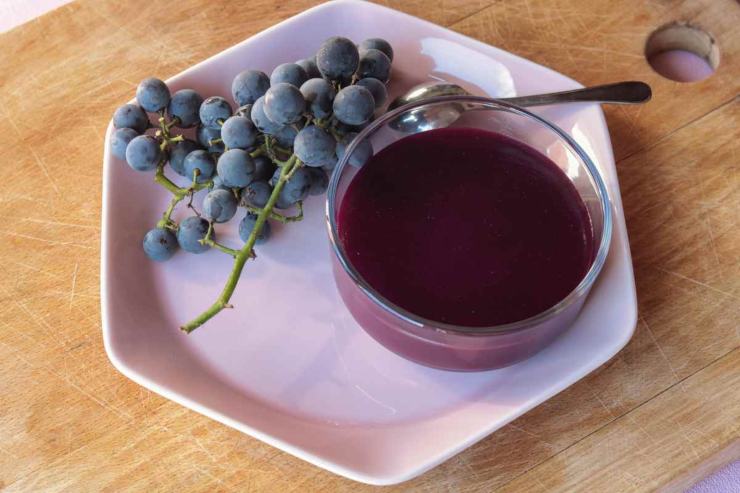 Budino uva fragola ricetta