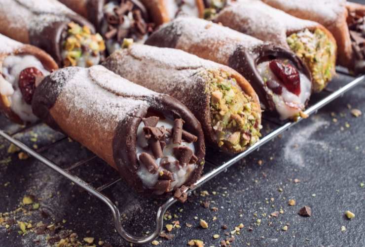 Cannoli siciliani ricetta facile