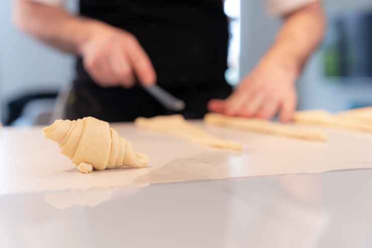 cornetti salati di pasta sfoglia friggitrice ad aria