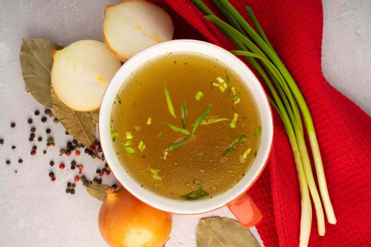 la carne nel brodo va in acqua fredda o bollente